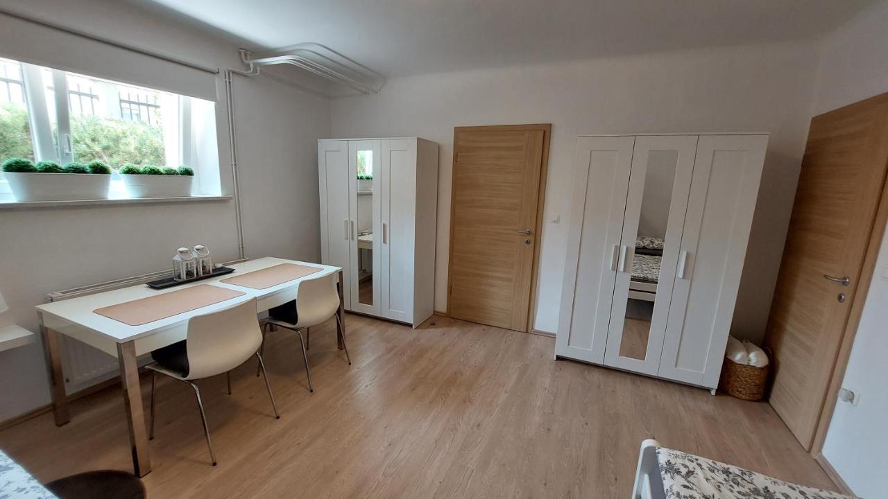 City Lodge Pine, Free Parking Lubiana Esterno foto